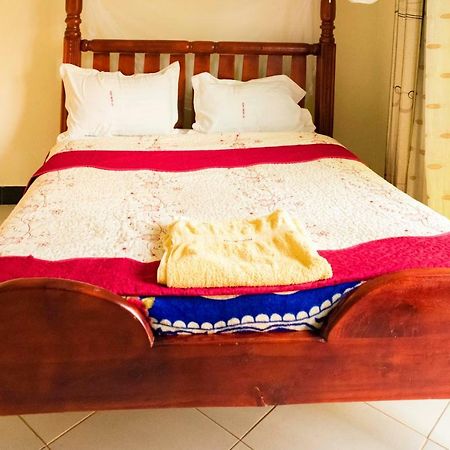 Relief Motel Fort Portal エクステリア 写真