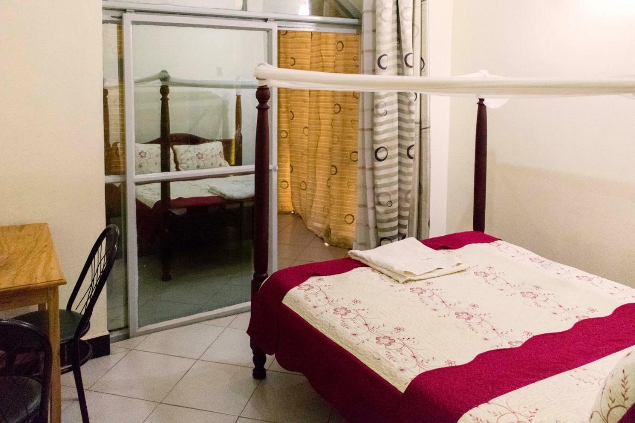 Relief Motel Fort Portal エクステリア 写真