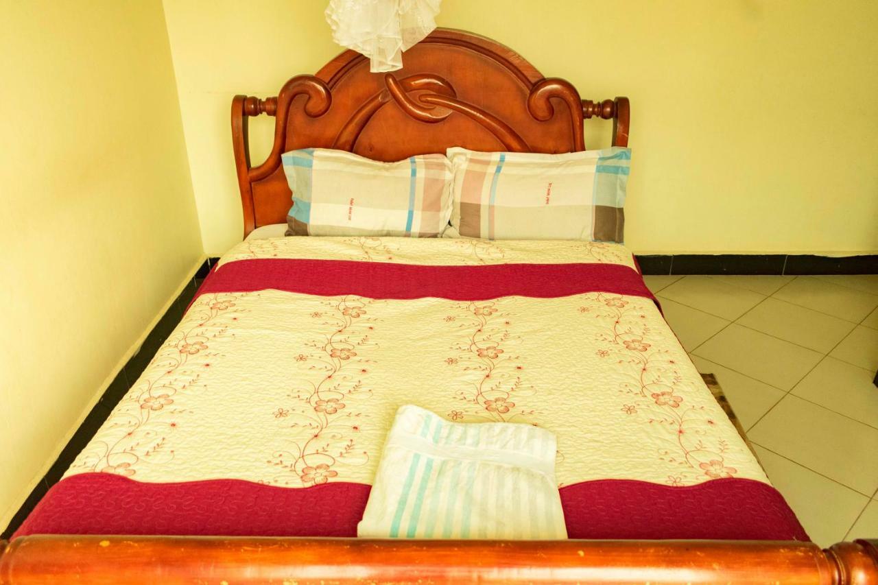 Relief Motel Fort Portal エクステリア 写真