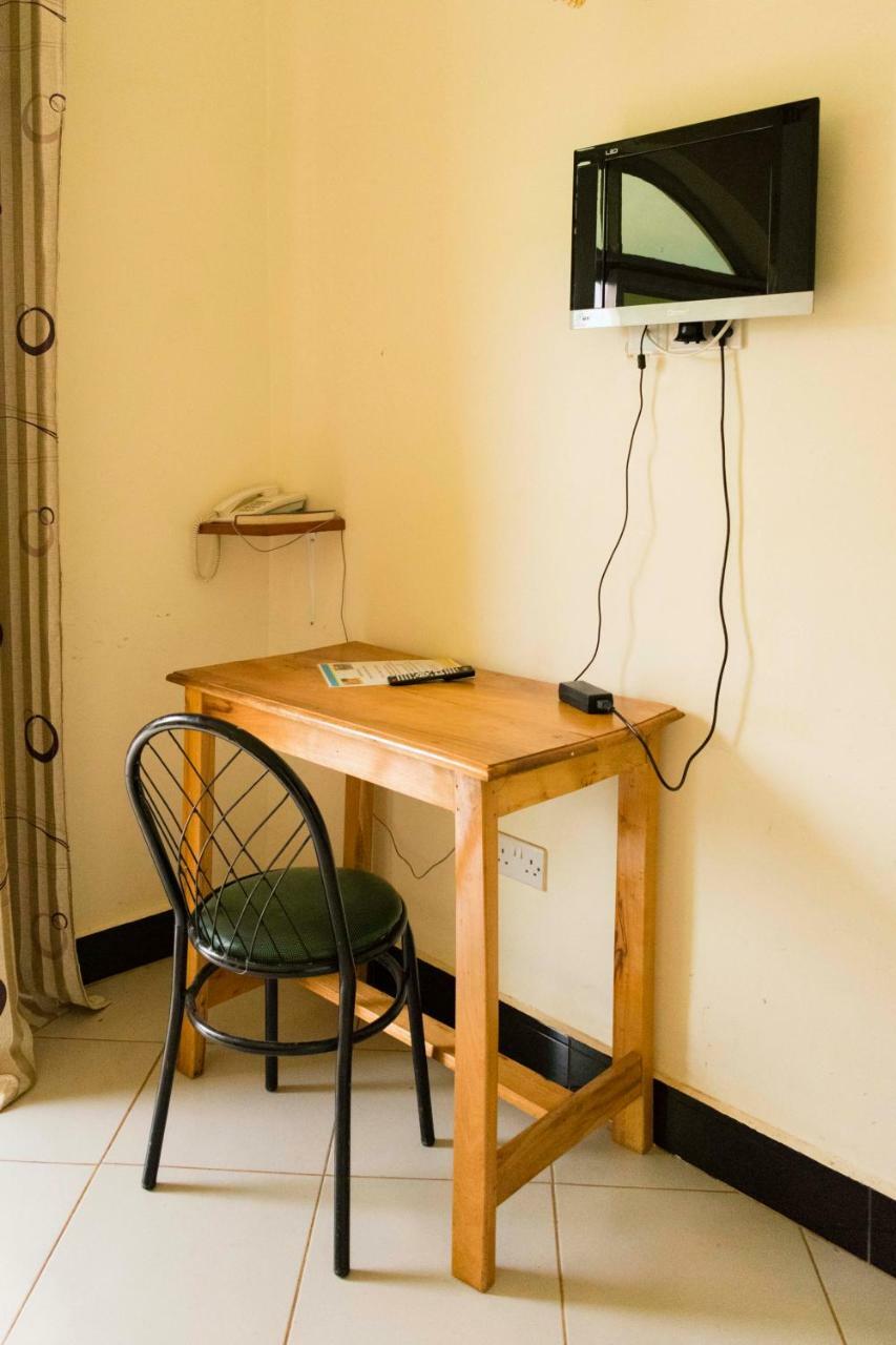 Relief Motel Fort Portal エクステリア 写真
