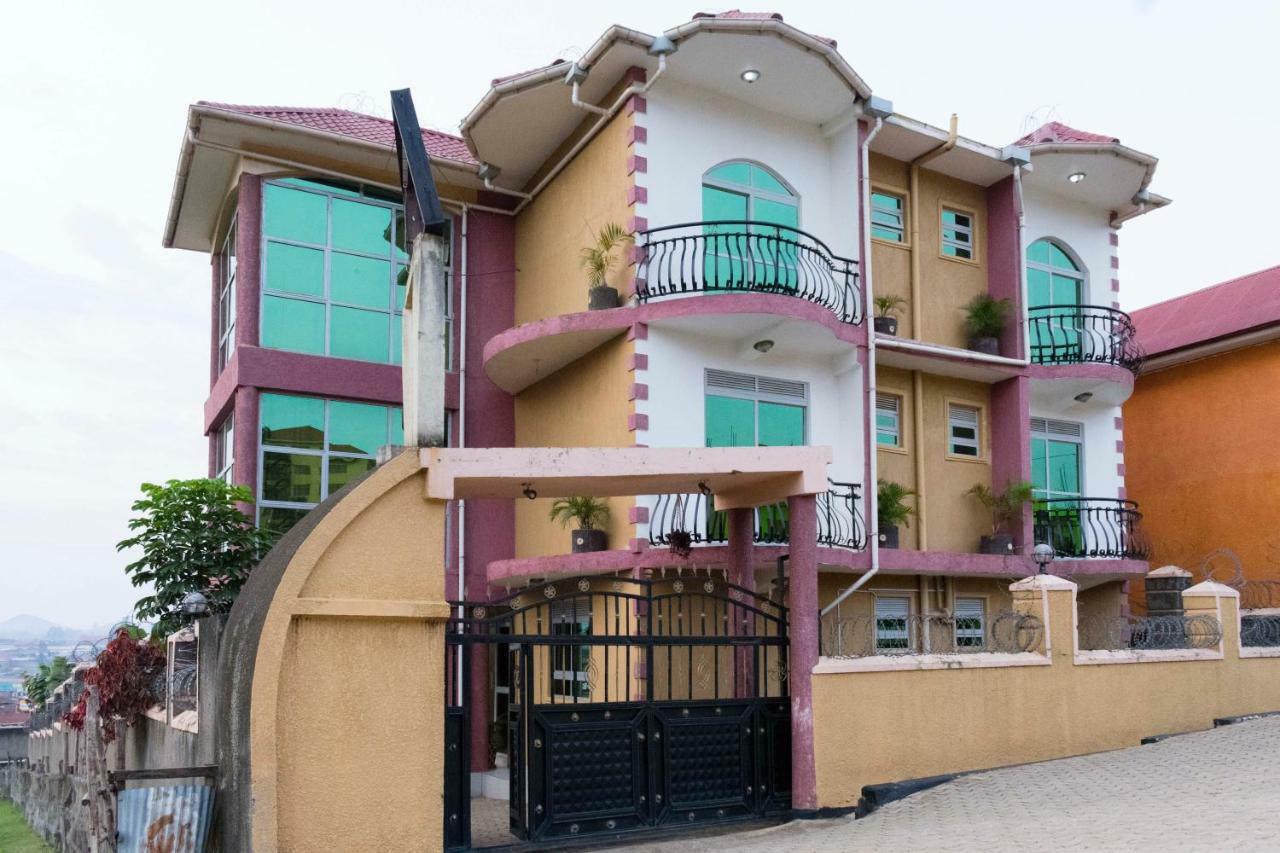 Relief Motel Fort Portal エクステリア 写真