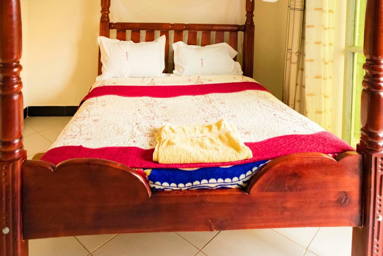 Relief Motel Fort Portal エクステリア 写真